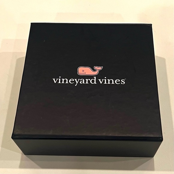 Vineyard Vines Navy Blue Belt Accessory Box w/ Magnetic Closure 5" x 5" x 2" NEW - Picture 2 of 5